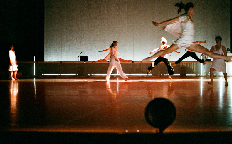 Anne Teresa De Keersmaeker/ Rosas Drumming Live