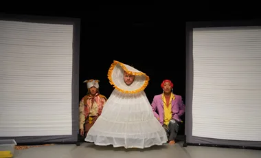 Espectacle elPetit: Spiel im spiel/ Jocs dins del joc