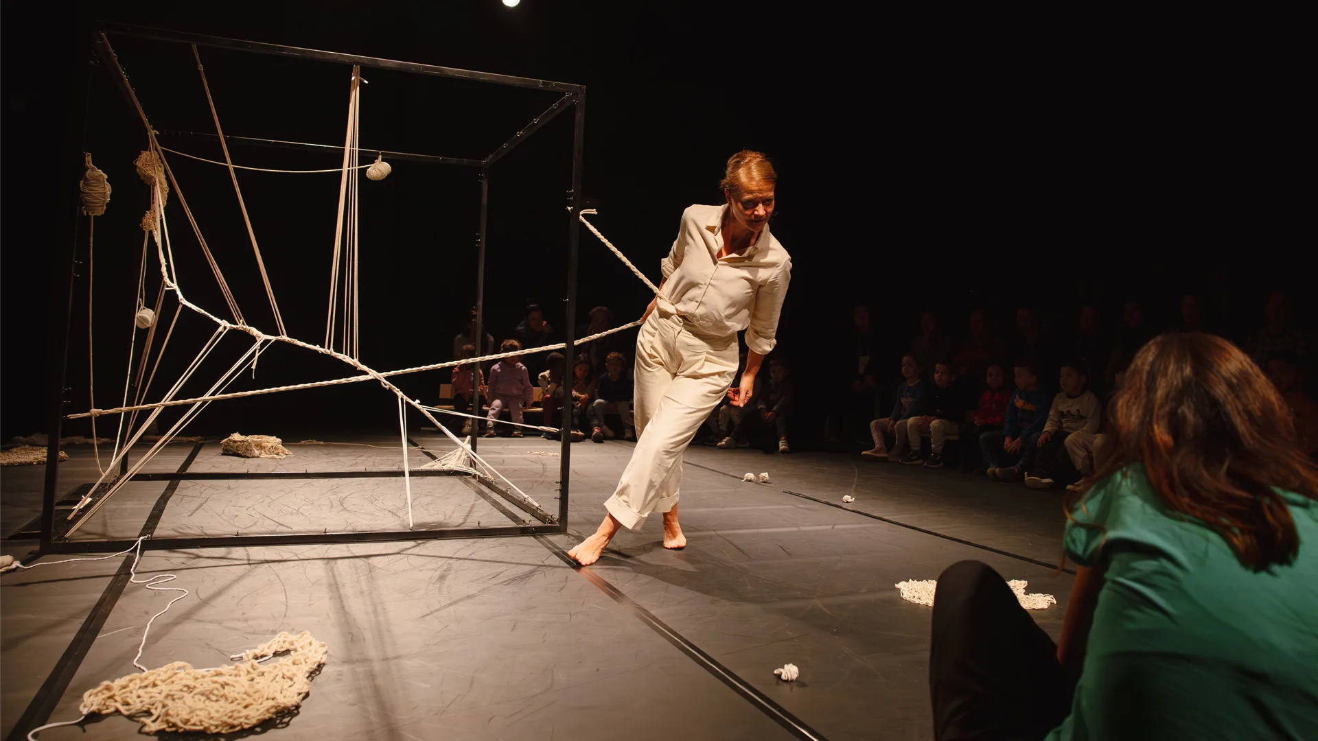 Espectacle: AK ENTREPOT